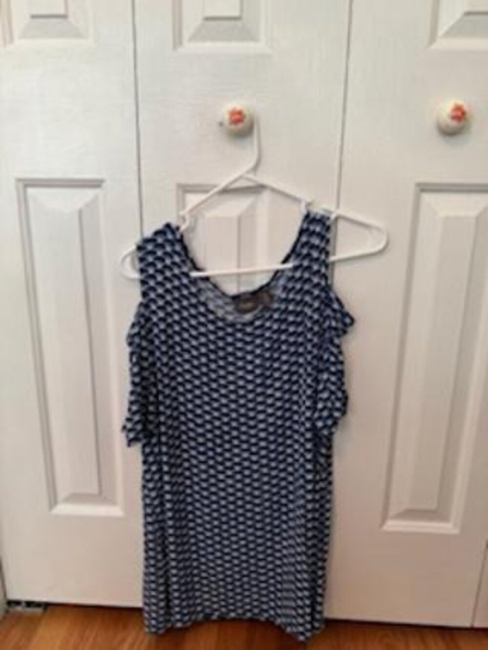 Chicos Sz 3 Traveler Cold Shoulder Pullover Top